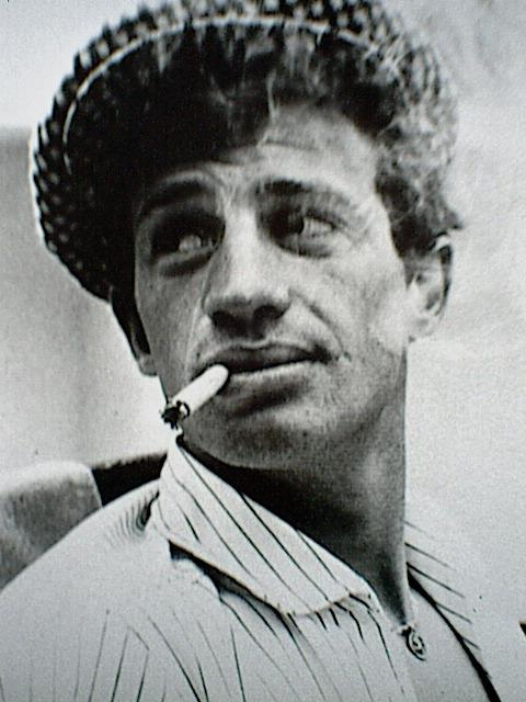 http://i338.photobucket.com/albums/n432/vonsontag/Motos/belmondo-1.jpg