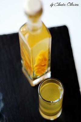 Des abricots qui font trempette à l'heure de l'apéro!