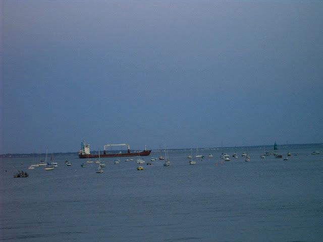 INTERLUDE LEGEREMENT BATEAU