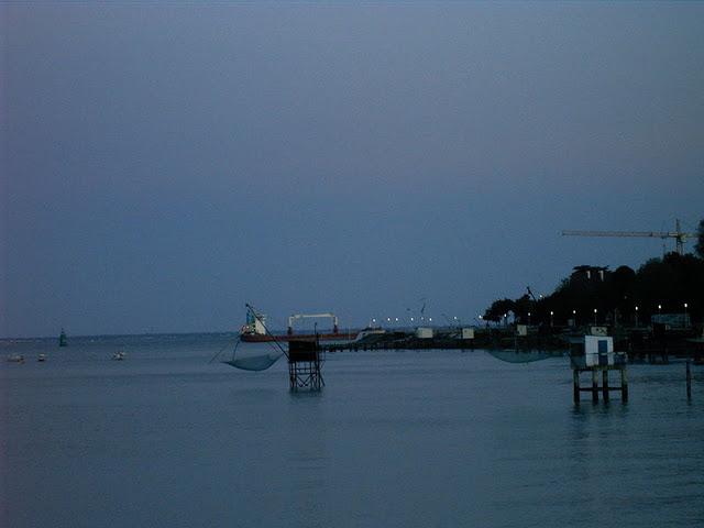 INTERLUDE LEGEREMENT BATEAU