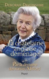 La châtelaine anglaise déménage de Deborah Devonshire, Par la dernière des sœurs Mitford