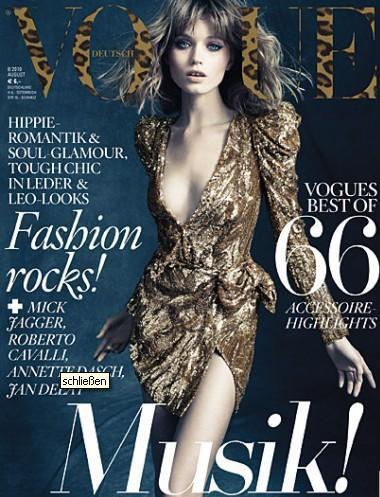 ♠ L'été sur la plage... jamais sans mon Vogue ;) ♠