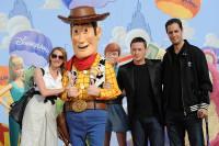 Frederique Bel, Benoît Magimel et Grand Corps Malade à l'Avant-première de Toy Story 3 à Disneyland Paris