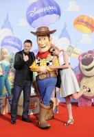 Frédérique Bel, Benoît Magimel et Woody à l'Avant-première de Toy Story 3 à Disneyland Paris