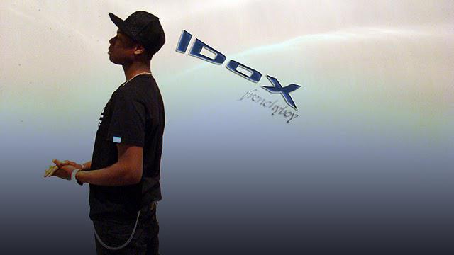 Ecoutez des nouveaux sons du chanteur Idox