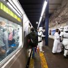 thumbs star wars dans le metro de new york 026 Star Wars dans le metro de New York (38 photos)