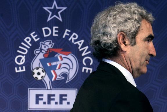 Raymond Domenech réclame 2 millions d’euros à la FFF!