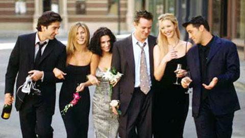 Matthew Perry met fin à la rumeur d'un film Friends