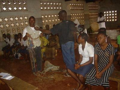 Grégoire Ahouangonon, un recruteur de 'fous'