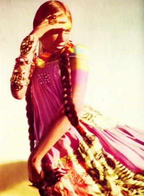 Le vent faible, qui sent la pluie et le printemps, soulèv...