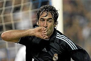 Raul officiellement à Schalke lundi