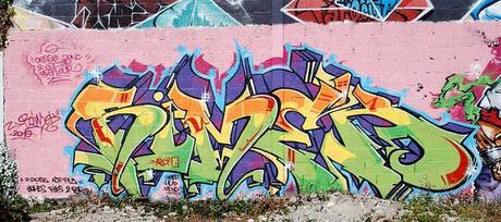 Graff : NSM Crew's striked again... http://farm5.static.flickr.com/4141/4820178275_eddd39ac72_z.jpg