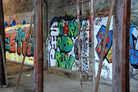 Graff : NSM Crew's striked again... http://farm5.static.flickr.com/4138/4820798004_938cf5690f_z.jpg