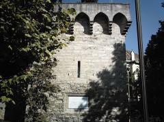 39 bld Henri IV vue archives et plaque Aragon dim (929 x 696).jpg