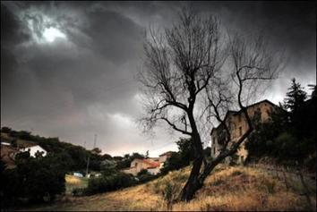 Début des orages cet après-midi. Forte dégradation à partir du milieu de nuit de lundi à mardi et mardi.
