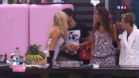 Secret Story 4 ... enfin le bisou entre Robin et Stéphanie