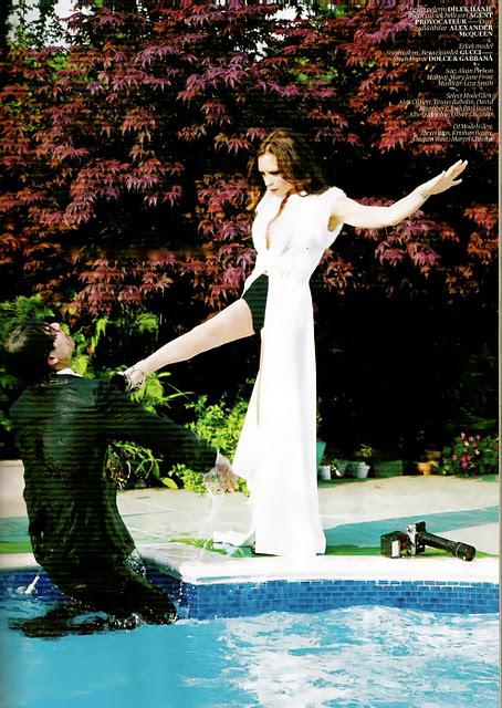 ♠ Victoria Beckham est en couverture du Vogue Turc d'Août 2010 ♠