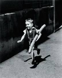 Le petit Parisien 1952  Willy Ronis