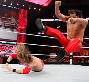 The Great Khali s'impose face à Edge