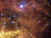 Voyage coeur nébuleuse 2467 photographiée télescope Hubble