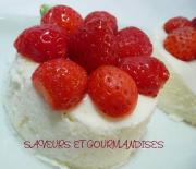 Blanc-manger aux fraises des bois