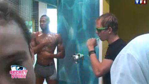 Secret Story 4 ... les photos de la douche du mercredi 28 juillet 2010