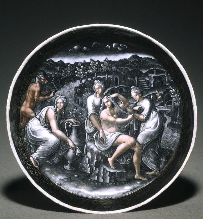 Coupe sur pied en émail représentant la toilette de Psyché