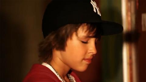 Justin Bieber ...  Un rival arrive avec un clip