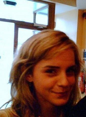 Emma Watson prise en photo par des fans