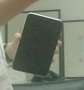 Une tablette Galaxy chez Samsung ? L’image est suspècte…