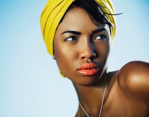 MANNEQUIN AU TOP: Adesuwa Aighewi