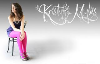 Krystina Myles: Son conte de fées continue