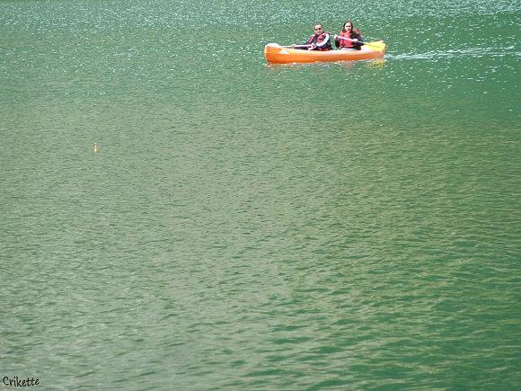 lac-de-Montriond-canoe.jpg