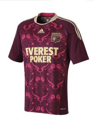ol maillots exterieur OL : nouveaux maillots saison 2010 2011 de lOlympic Lyonnais 