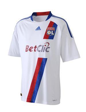 ol maillots home OL : nouveaux maillots saison 2010 2011 de lOlympic Lyonnais 