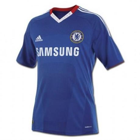 chelsea maillot 2 550x550 Nouveaux maillots saison 2010 2011 de Chelsea