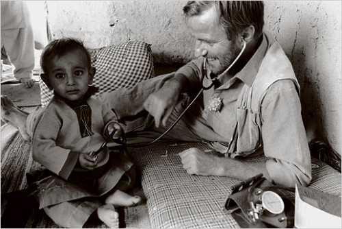 humanitaires utiles 03kouchner03bv2.jpg