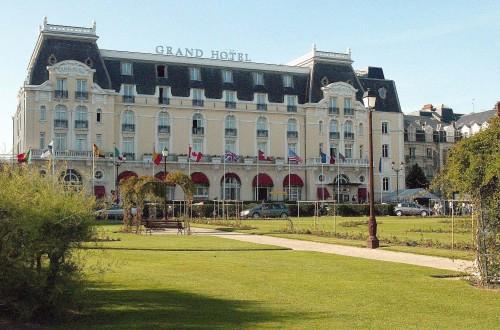 grandhotelcabourg.jpg