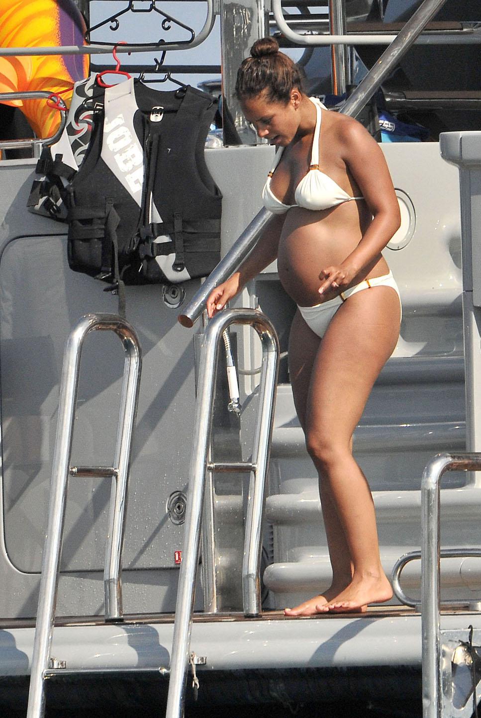 Alicia Keys nous montre son petit bidon de grossesse !