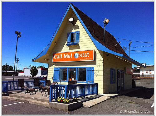 Trop petite pour vendre des iPhone?...