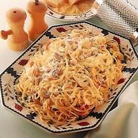 Tagliatelles aux petits pois et jambon