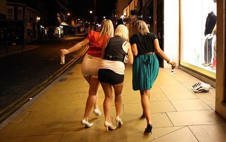 Vers une interdiction des « happy hours » en Suisse ?