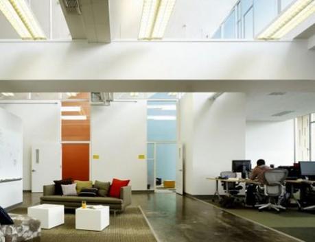 facebook bureaux locaux 11 550x423 Découvrez les locaux de Facebook en 26 photos