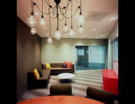 facebook bureaux locaux 4 550x423 Découvrez les locaux de Facebook en 26 photos