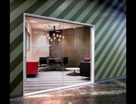 facebook bureaux locaux 3 550x423 Découvrez les locaux de Facebook en 26 photos