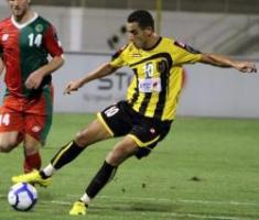 Ziaya joue en deuxième mi-temps et marque de la tête…