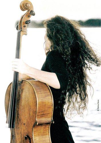 LAETICIA HIMO en concert ce mercredi soir à St Florent.