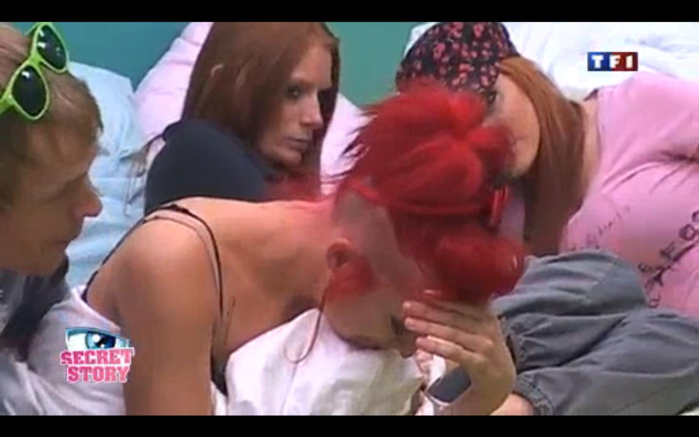 Secret story 4 – Robin et Bastien font pleurer Charlotte ! (VIDEO)