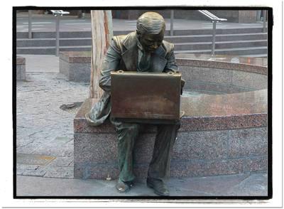 Les hommes d’affaires ne cessent jamais de travailler