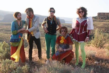 of Montreal: Godly Intersex - Stream
Saviez-vous que False...